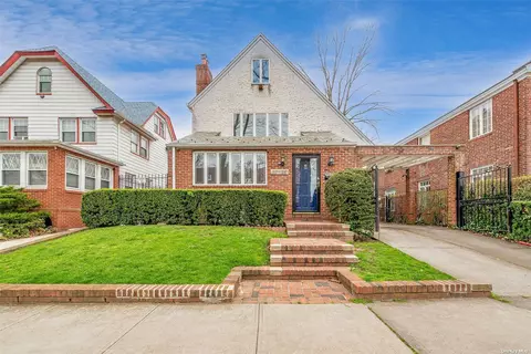 70-23 Harrow St, Forest Hills, NY 11375
