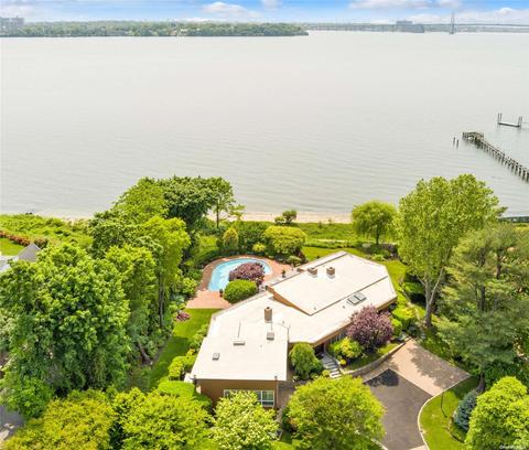 26 Martin Ct, Great Neck, NY 11024