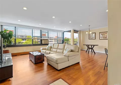 168-01 12th Ave #8B, Beechhurst, NY 11357
