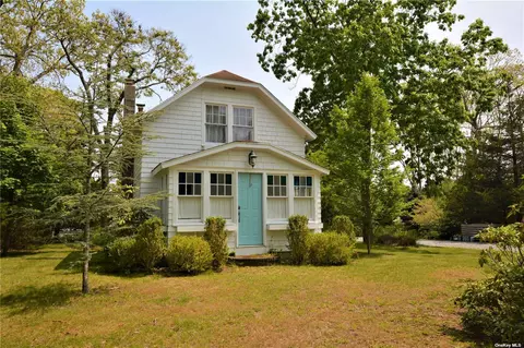 58 N Phillips Ave, Speonk, NY 11972
