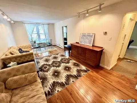 42-30 Douglaston Pkwy #4K, Little Neck, NY 11363