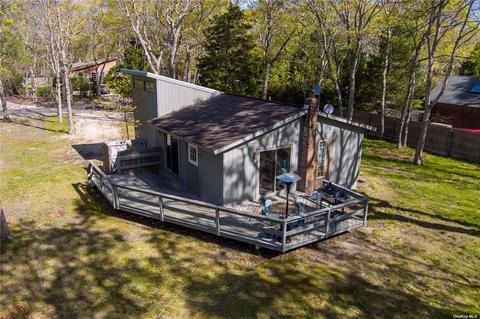 6 Lotus Ave, East Hampton, NY 11937