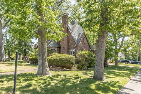 151 Emerson Pl, Valley Stream, NY 11580