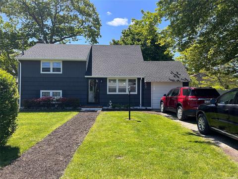 52 Fairview Dr, Shirley, NY 11967