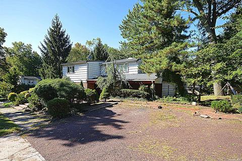 2 Brampton Ln, Great Neck, NY 11023