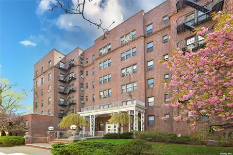 170-40 Highland Ave #507, Jamaica, NY 11432