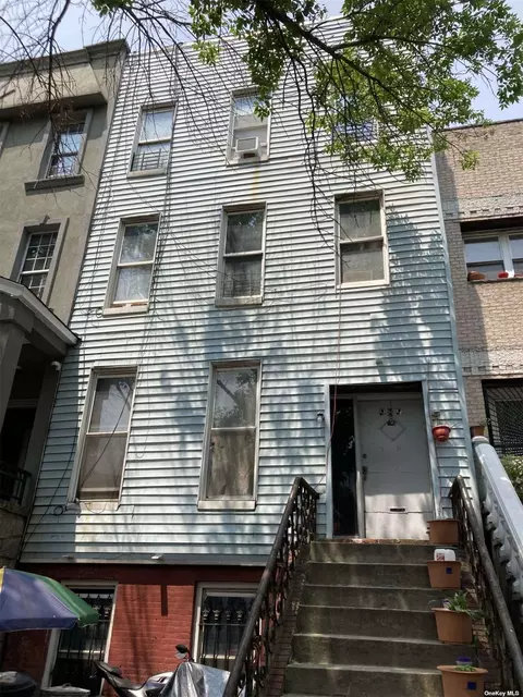 989 Hancock St, Brooklyn, NY 11221