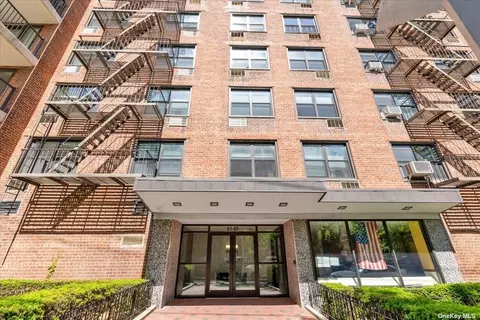 61-88 Dry Harbor Rd #2K, Middle Village, NY 11379