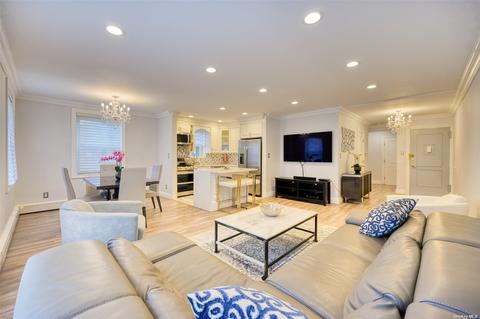 21 Bond St #1L, Great Neck, NY 11021
