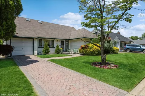 744 Cornwell Ave, West Hempstead, NY 11552