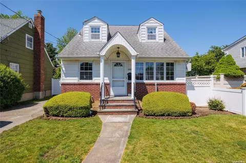 2596 Westlake Ave, Oceanside, NY 11572