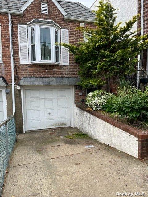76-04 58th Rd, Middle Village, NY 11379