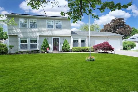 15 Sprat St, Medford, NY 11763