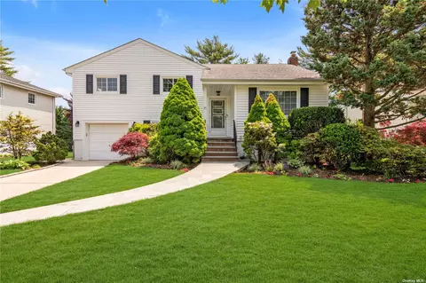 37 East Dr, Garden City, NY 11530