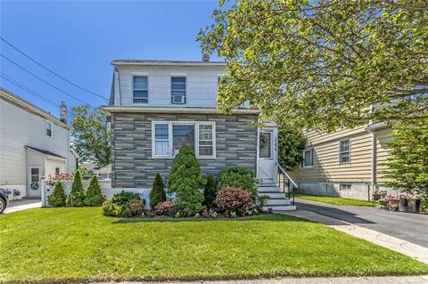 246 Cochran Pl, Valley Stream, NY 11581