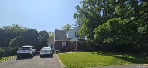 62 E Park Dr, Huntington Station, NY 11746