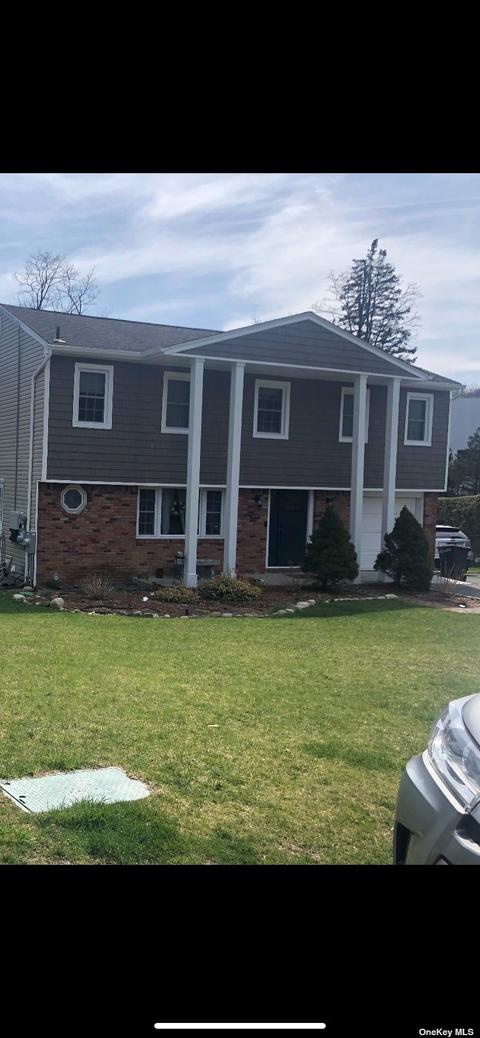 282 Cook St, Huntington Station, NY 11746