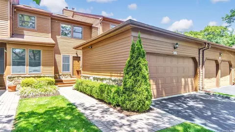 36 Hunt Ct, Jericho, NY 11753