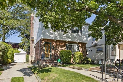 75-59 178th St, Fresh Meadows, NY 11366