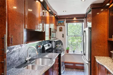 800 Cortelyou Rd #5K, Brooklyn, NY 11218