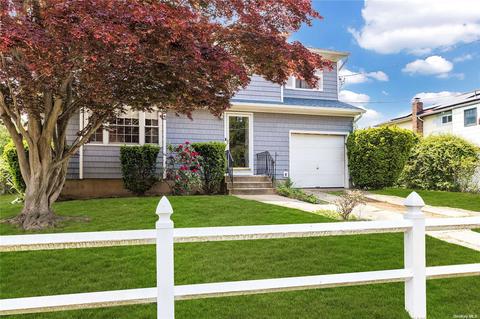 79 Monroe Ave, Massapequa, NY 11758