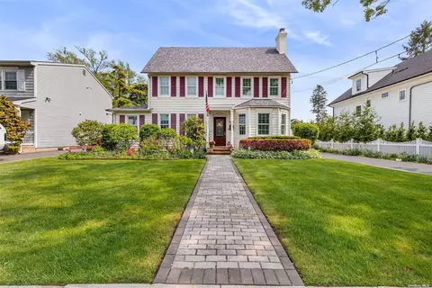44 Waverly Ave, East Rockaway, NY 11518