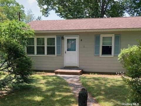 6 Lakeview Dr, Middle Island, NY 11953