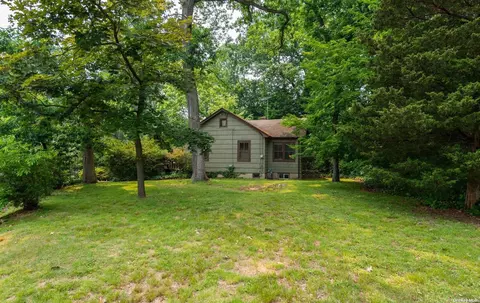 804 Harrison Dr, Centerport, NY 11721