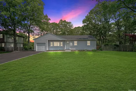 945 Connetquot Ave, Central Islip, NY 11722