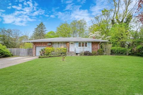 1526 Pine Acres Blvd, Bay Shore, NY 11706