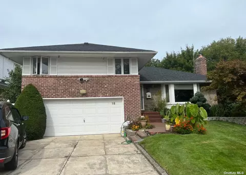18 Bellwood Dr, New Hyde Park, NY 11040