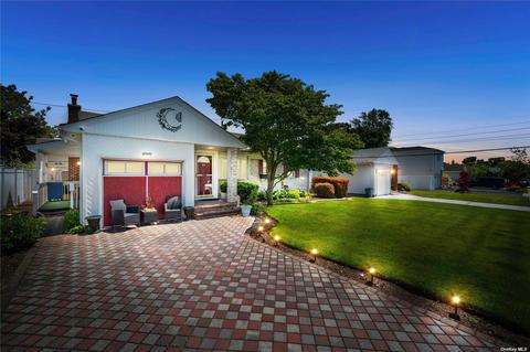 11 Cheshire Rd, Bethpage, NY 11714