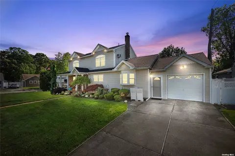 774 Barkley Ave, East Meadow, NY 11554