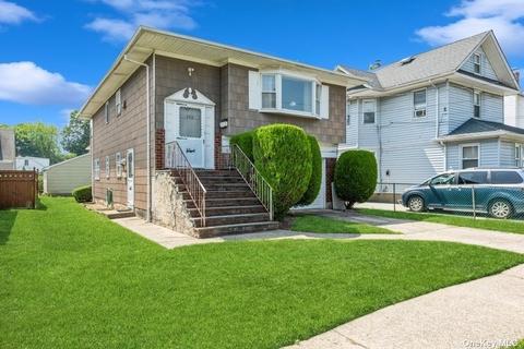 106 Spruce St, West Hempstead, NY 11552