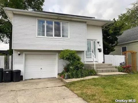 37 Walbridge Ave, Babylon, NY 11702 photo 1