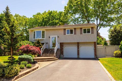 20 Ramondo Ln, Smithtown, NY 11787