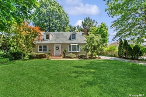 8 Belmont Pl, Huntington, NY 11743