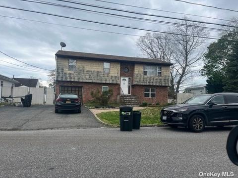 364 Columbus Ave, West Babylon, NY 11704