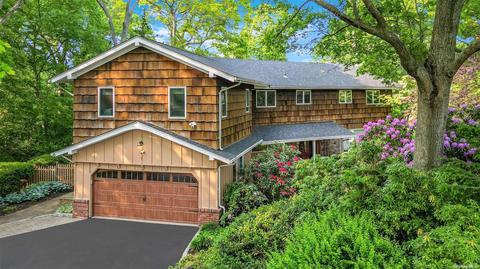 7 Buckingham Dr, Dix Hills, NY 11746