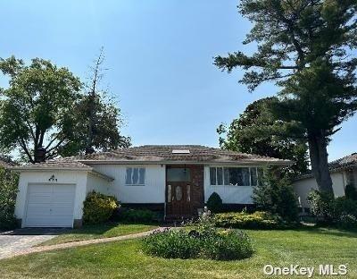 828 Talbot Ave, Valley Stream, NY 11581