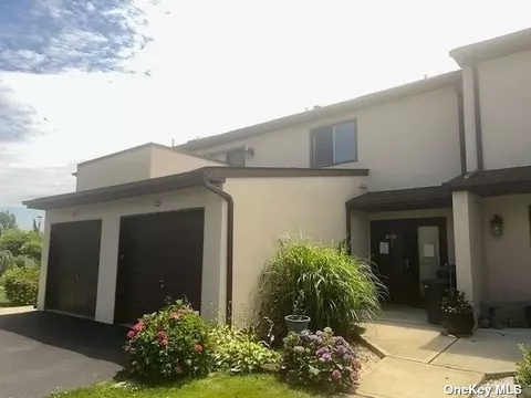1 Anchorage Way #1207, Freeport, NY 11520