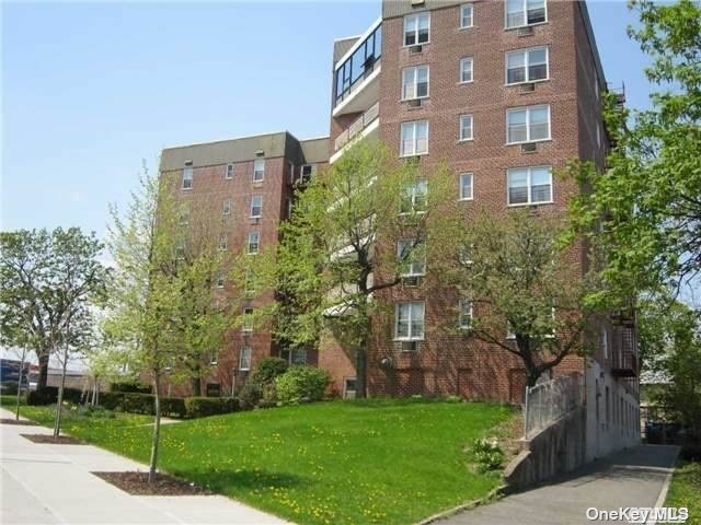 15105 Cross Island Pkwy Unit 5B  