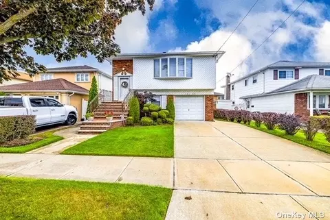 161-27 90th St, Howard Beach, NY 11414