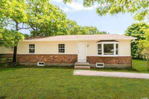 68 Meadowmere Ave, Mastic, NY 11950