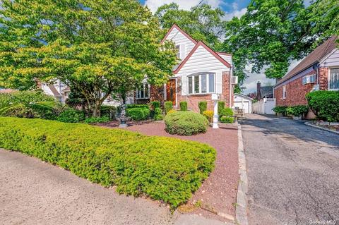 249 Emerson Pl, Valley Stream, NY 11580
