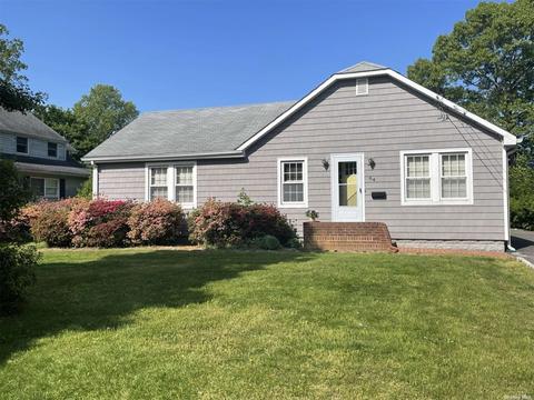 64 5th Ave, Kings Park, NY 11754