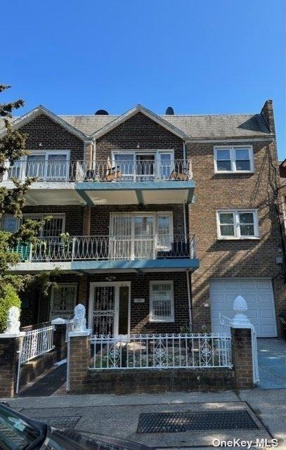 90-66 53rd Ave, Flushing, NY 11373