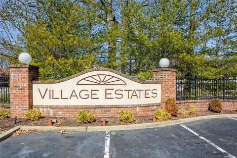 100 Francesca Way #100, Amityville, NY 11701