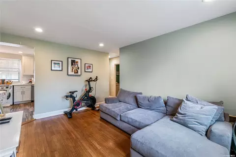 220-21 73rd Ave #LOWER, Bayside, NY 11364
