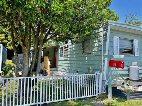 150-59 Main St, Islip, NY 11751